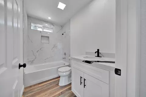 Bath - 41448 152nd St E, Lancaster, CA 93535 photo 1 of 2