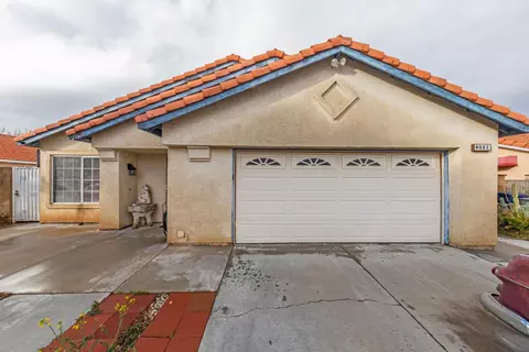 4035 Triton Dr, Palmdale, CA 93552