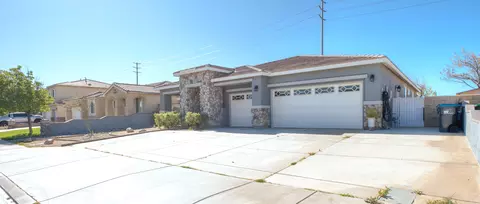 5812 Spice St, Lancaster, CA 93536 photo 3