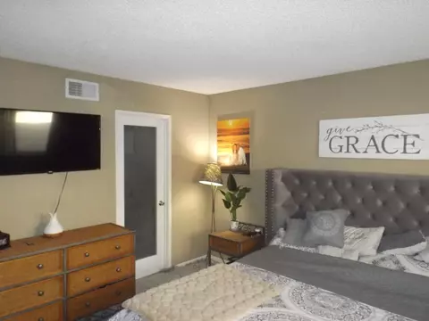 Bedroom - 732 Avenue J4 E, Lancaster, CA 93535 photo 2 of 4