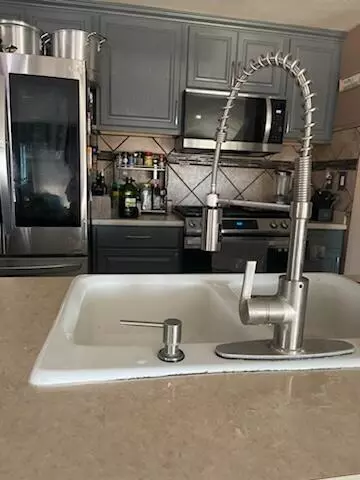 Kitchen - 732 Avenue J4 E, Lancaster, CA 93535 photo 1 of 3