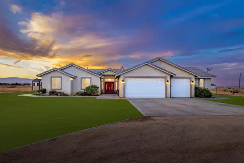8045 Ave C10 W, Lancaster, CA 93536