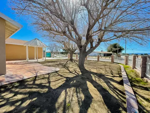 Exterior - 45405 Foxton Ave, Lancaster, CA 93535 photo 11 of 11