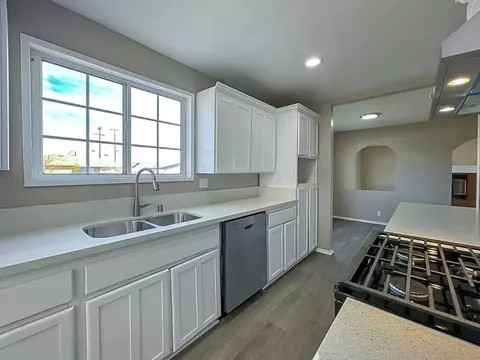 Kitchen - 45405 Foxton Ave, Lancaster, CA 93535 photo 2 of 4