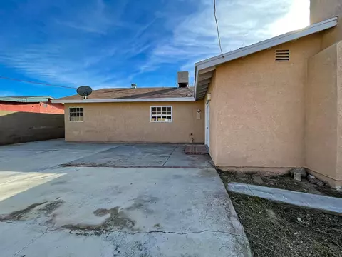 Exterior - 45405 Foxton Ave, Lancaster, CA 93535 photo 5 of 11