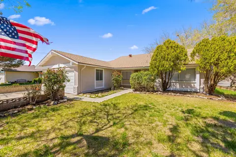 1155 Lingard St E, Lancaster, CA 93535