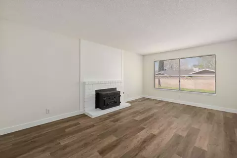 Living - 1155 Lingard St E, Lancaster, CA 93535 photo 2 of 3