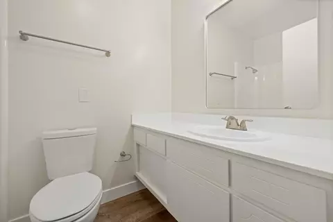 Bath - 1155 Lingard St E, Lancaster, CA 93535 photo 1 of 2