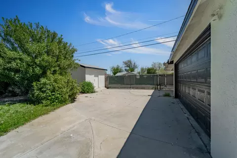 Exterior - 45010 Kingtree Ave, Lancaster, CA 93534 photo 8 of 10