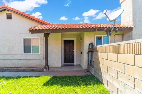 Exterior - 3023 Avenue S2 E, Palmdale, CA 93550 photo 4 of 10