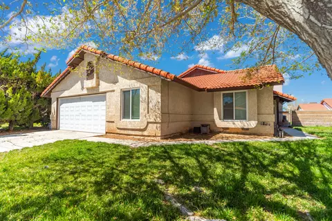 Exterior - 3023 Avenue S2 E, Palmdale, CA 93550 photo 2 of 10