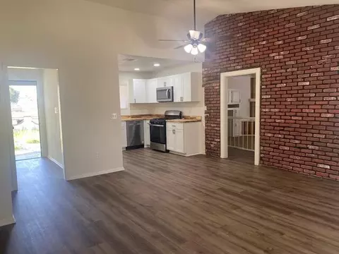 16612 Stagecoach Ave, Palmdale, CA 93591 photo 2