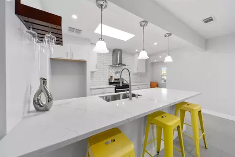 Kitchen - 44335 Foxton Ave, Lancaster, CA 93535 photo 5 of 6