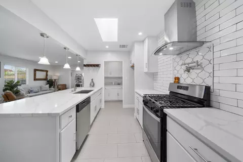 Kitchen - 44335 Foxton Ave, Lancaster, CA 93535 photo 1 of 6