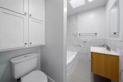 Bath - 44335 Foxton Ave, Lancaster, CA 93535 photo 2 of 2