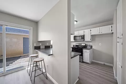 Kitchen - 43611 Park Ave, Lancaster, CA 93534 photo 3 of 7