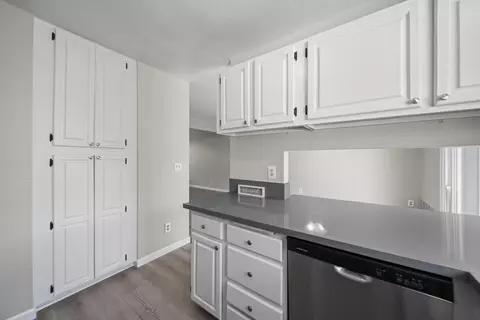 Kitchen - 43611 Park Ave, Lancaster, CA 93534 photo 7 of 7