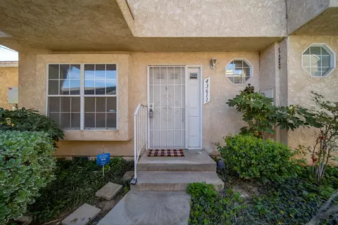 Exterior - 43611 Park Ave, Lancaster, CA 93534 photo 2 of 7