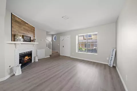 Living - 43611 Park Ave, Lancaster, CA 93534 photo 3 of 4