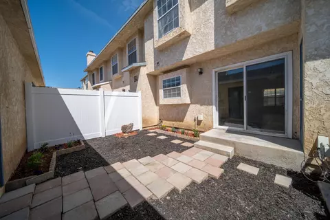 Exterior - 43611 Park Ave, Lancaster, CA 93534 photo 7 of 7