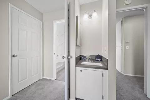 Bath - 43611 Park Ave, Lancaster, CA 93534 photo 2 of 4