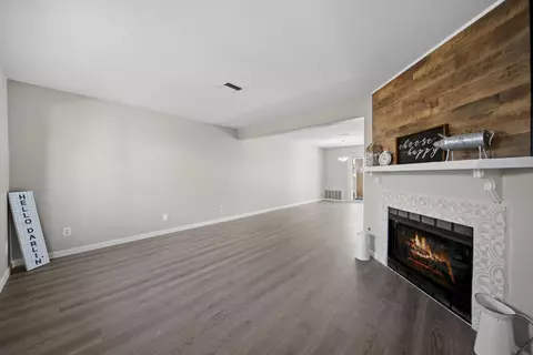 Living - 43611 Park Ave, Lancaster, CA 93534 photo 2 of 4
