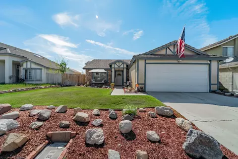 44949 Gloriosa Ln, Lancaster, CA 93535