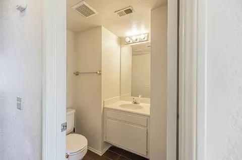 Bath - 600 Ivyton St E, Lancaster, CA 93535 photo 1 of 4