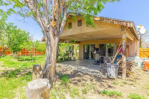 Exterior - 600 Ivyton St E, Lancaster, CA 93535 photo 10 of 10