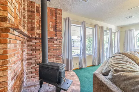 Living - 600 Ivyton St E, Lancaster, CA 93535 photo 6 of 6
