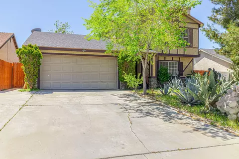 Exterior - 600 Ivyton St E, Lancaster, CA 93535 photo 3 of 10