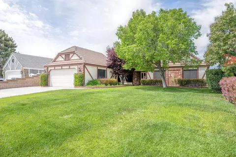 43465 37th St, Lancaster, CA 93536