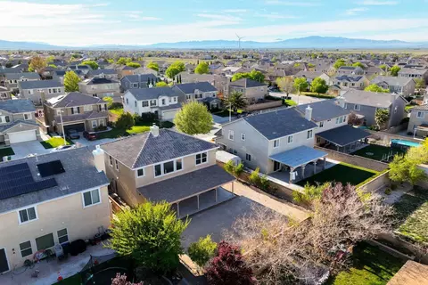 View/Area - 43916 43rd St W, Lancaster, CA 93536 photo 2 of 2