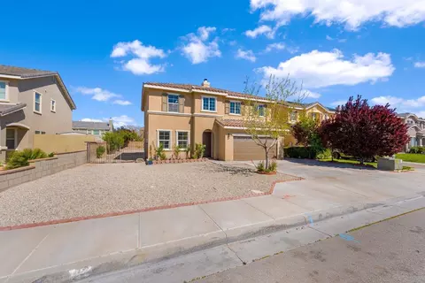 Exterior - 43916 43rd St W, Lancaster, CA 93536 photo 8 of 10