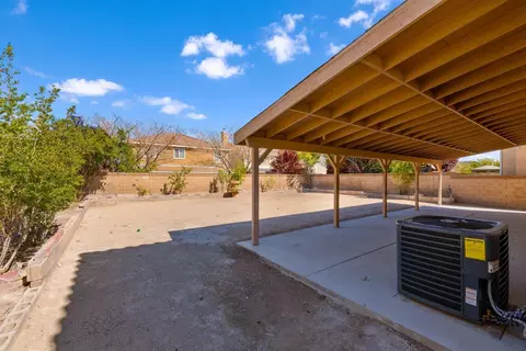 Exterior - 43916 43rd St W, Lancaster, CA 93536 photo 3 of 10
