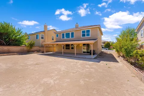 Exterior - 43916 43rd St W, Lancaster, CA 93536 photo 4 of 10