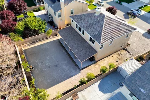 Exterior - 43916 43rd St W, Lancaster, CA 93536 photo 7 of 10