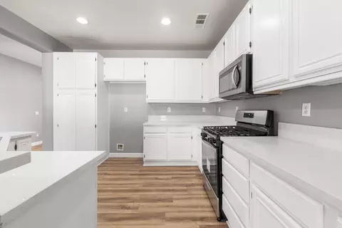 Kitchen - 43916 43rd St W, Lancaster, CA 93536 photo 1 of 2