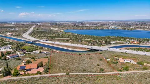 Vac Lakeview Dr Vic Ave Fwy, Palmdale, CA 93551