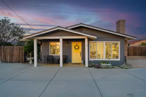 43124 52nd St W, Lancaster, CA 93536