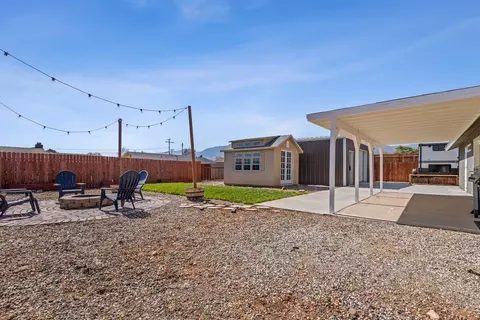 Exterior - 21560 San Lucas Dr, Tehachapi, CA 93561 photo 7 of 7