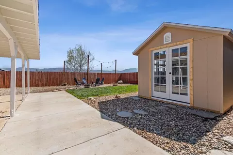 Exterior - 21560 San Lucas Dr, Tehachapi, CA 93561 photo 4 of 7