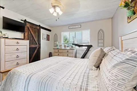 Bedroom - 21560 San Lucas Dr, Tehachapi, CA 93561 photo 2 of 3