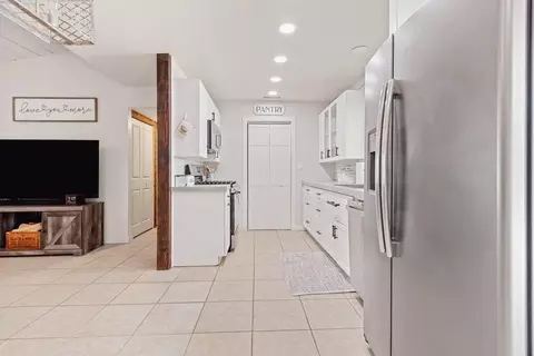 Kitchen - 21560 San Lucas Dr, Tehachapi, CA 93561 photo 5 of 5