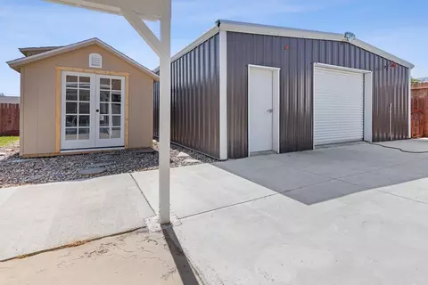 Exterior - 21560 San Lucas Dr, Tehachapi, CA 93561 photo 5 of 7