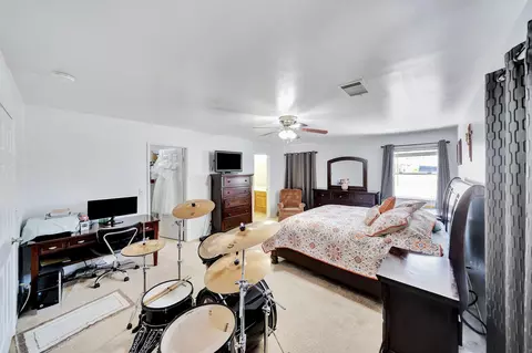 Bedroom - 1739 Michael Dr, Lancaster, CA 93535 photo 8 of 8