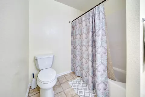Bath - 1739 Michael Dr, Lancaster, CA 93535 photo 4 of 4