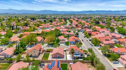 View/Area - 1739 Michael Dr, Lancaster, CA 93535 photo 5 of 6