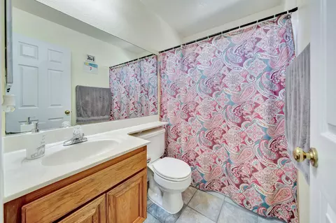 Bath - 1739 Michael Dr, Lancaster, CA 93535 photo 1 of 4