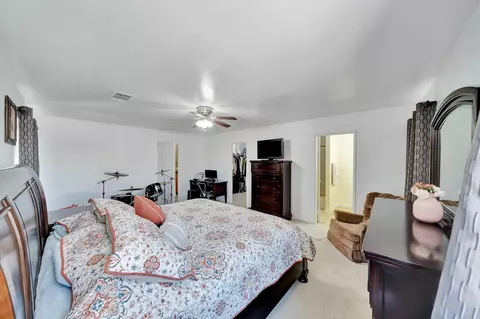 Bedroom - 1739 Michael Dr, Lancaster, CA 93535 photo 6 of 8